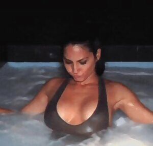 Olivia Munn gif