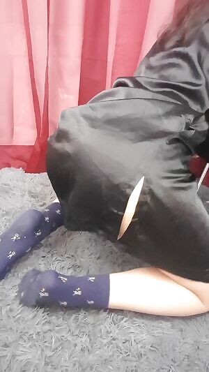 Let's keep each other company on or cum with me in my new where I use my magic wand🤤