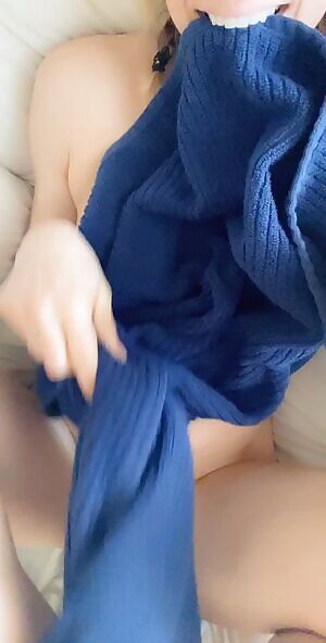 I rarely post fully nude... prob because my body’s changed so much since having 3 kids and i’m far from perfect...but i’m feeling exxxtra naughty and kind of brave today so enjoy🙈😊34