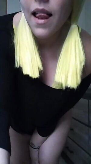 Happy Saturday! Strip, drop and shake.