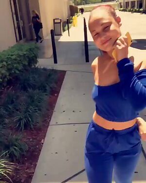 Her booty always catches me off guard ✨😍✨