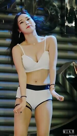 Red Cat Woojoo cleavage squeeze