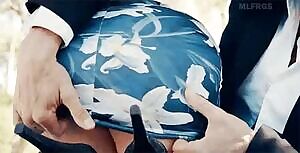 Uncovering upskirt 😍