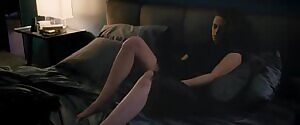 Kristen Stewart masturbates in bed