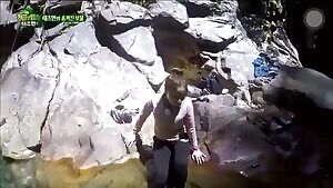 MOMOLAND Nancy in Law of the Jungle