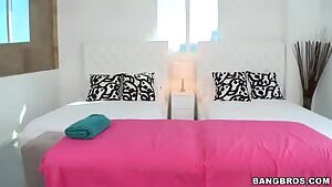 Rikki Sixx gets massaged and fucked