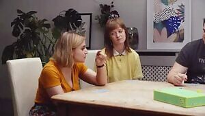 Hannah Witton with some subtle jiggles