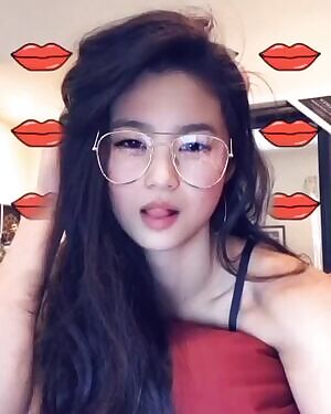 lip bite n lick