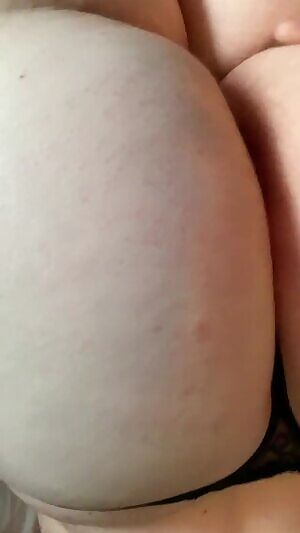 Thicc gf loving it face down