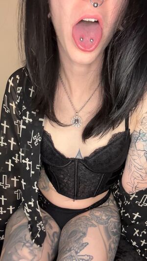 Goth OnlyFans Petite Tattoo Tease