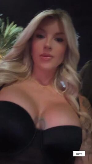 Pornstars Big Tits Blonde Hotwife MILF