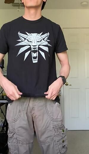 Sunday stripping. Also, I noticed my pec twitches a lot when I move my arm 😂