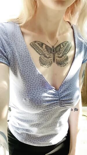 Striptease in the garden to make your day even better