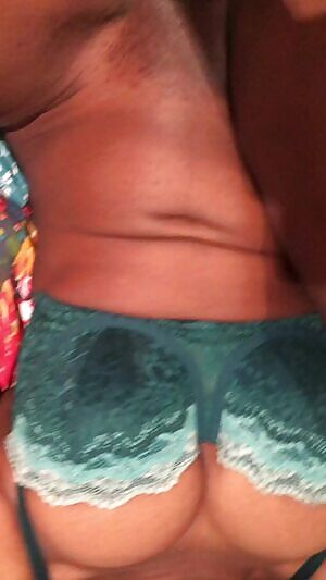 Brought my ebony tinder date home. Just don't tell my gf