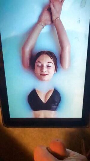 Bathception: had to give this cutie in the tub a bath in my hot cum