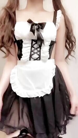 Submissive maid for hire ♡