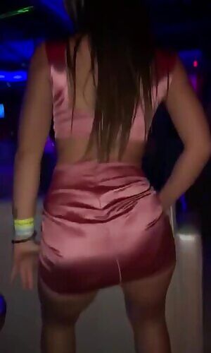 latina 19 year old with nice ass dancing