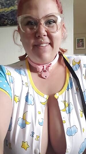 Just a little teaser for a new video! Make sure you click on the teeny GFYCAT so you can hear the sound ! 💋