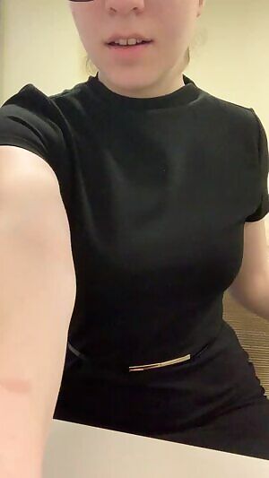 quick booty lash in the office when no one was looking 😉