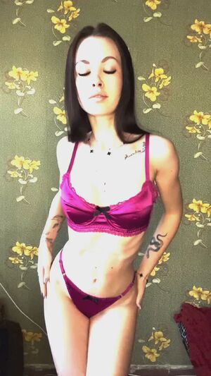 Tumblrotica 18 Years Old Amateur Lingerie