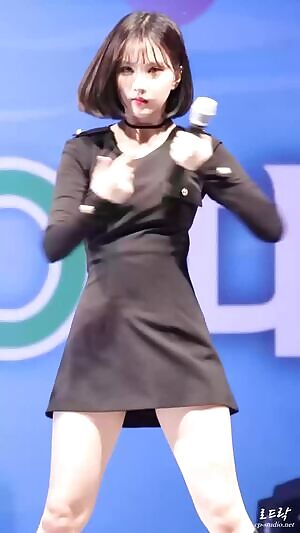 Gfriend Eunha's thighs are like waves..