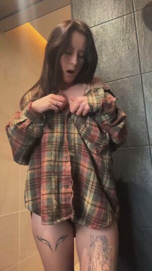 Solo Amateur Ass Blonde Cumshot