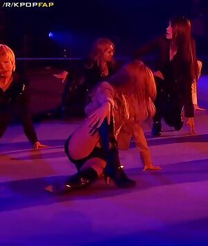 Taeyeon - Showing off her thighs, inner legs & leg gap to the camera in Tokyo 2012