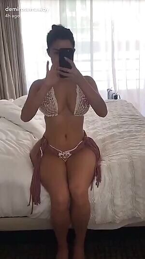 Demi web bikini
