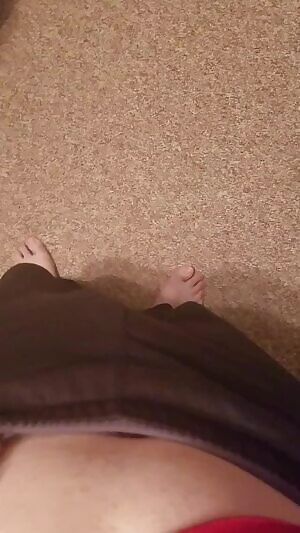 Been going commando a bit more, wonder if any ladies have noticed