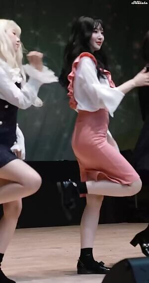 SEOYEON - Nice booty.