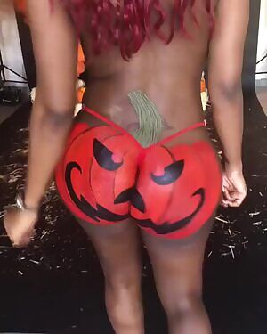Spooky booty