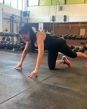 Bimbo Motivation: Aletta working hard in the gym