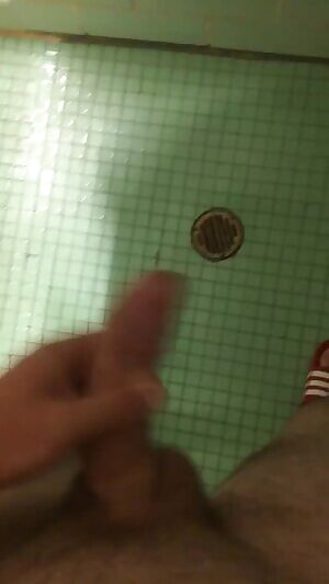 20M shooting massive 13-rope/shot cumshot 3 feet in distance