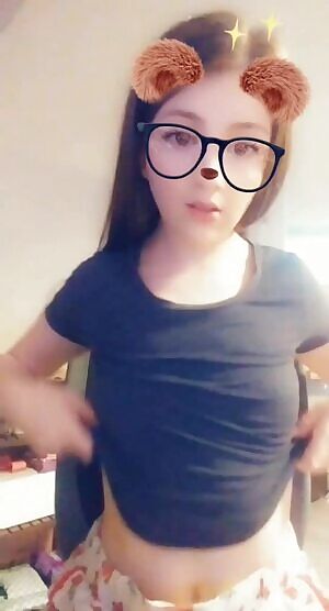 woke up wanting someone to play with me 🍒