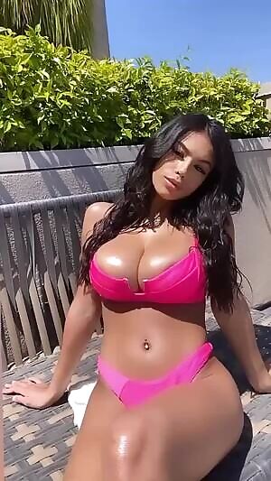 Sunbathing Beauty 🌞