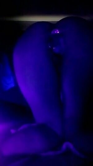 Last post with some blacklight fun.. for now 👀 Legacy Breeder popping out of my pussy 💖