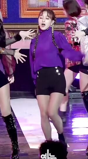 TWICE - Bouncy Jihyo