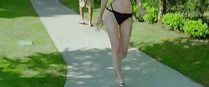 Even When She Walks Her Plots Jiggles Alexandra Daddario (