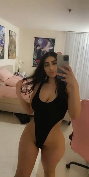 Violet's Only 5'3