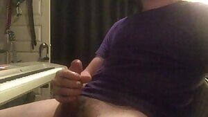 Enormous Cumshot at 39 secs in.