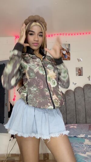 Latinas Amateur Ebony Latina Solo
