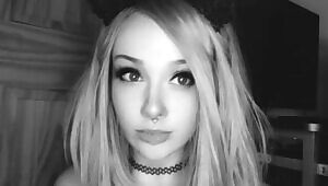 Let me service you 💜