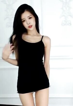 Anybody knows her name/video title?