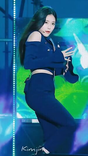 Loona - Hyunjin, Haseul & Yves 🍑