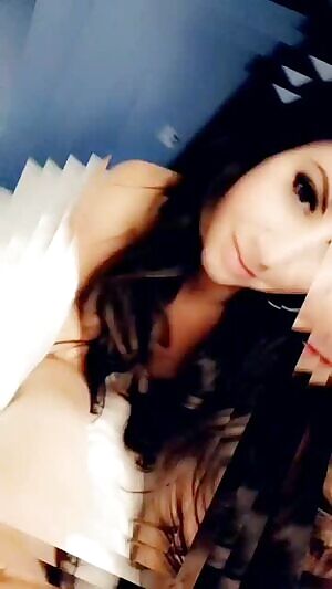 I don't care if you guys don't like filters. if they make taking nudes more fun...you'll learn to like them! 😝