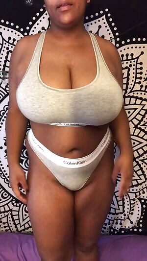 Only 1 shade if grey, but still to sexy 😘