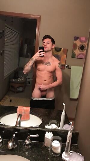 Pm me let’s sext😋