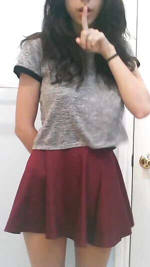 When her tit squashes into her arm...