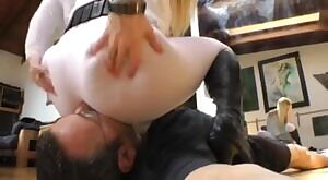 She rides his face in yoga pants