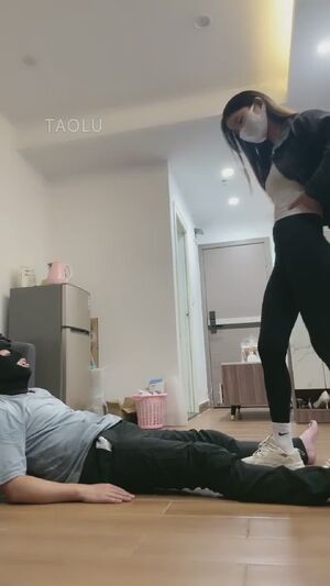 Chinese ballbusting